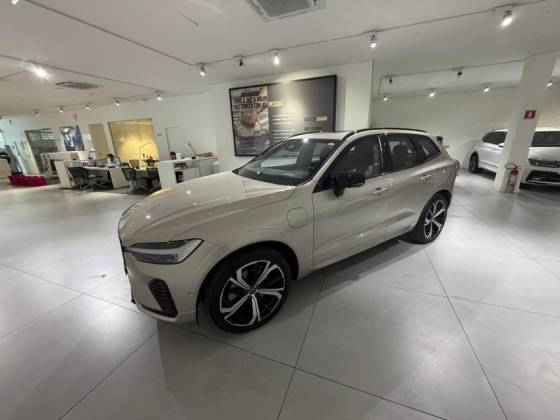 VOLVO XC60 2.0 T8 RECHARGE ULTIMATE DARK AWD GEARTRONIC